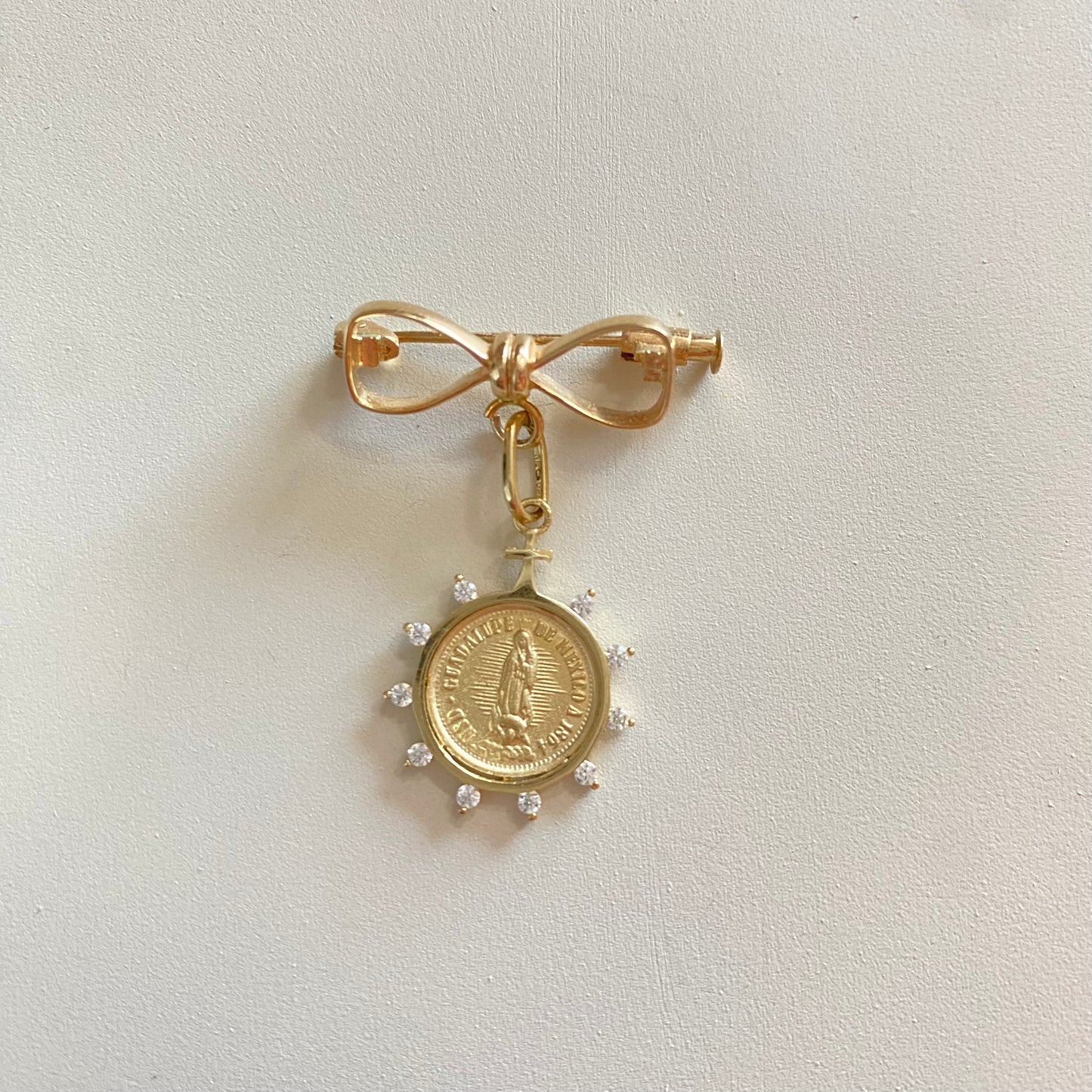 Medalla Corona Brillos 14K